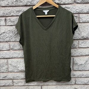 Orvis Women's Dark Green V-Neck Tee